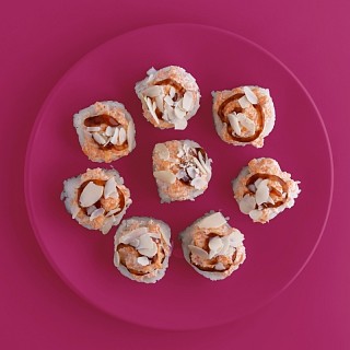 картинка Запеченный ролл Созвездие с креветкой и миндалем от TakeEat